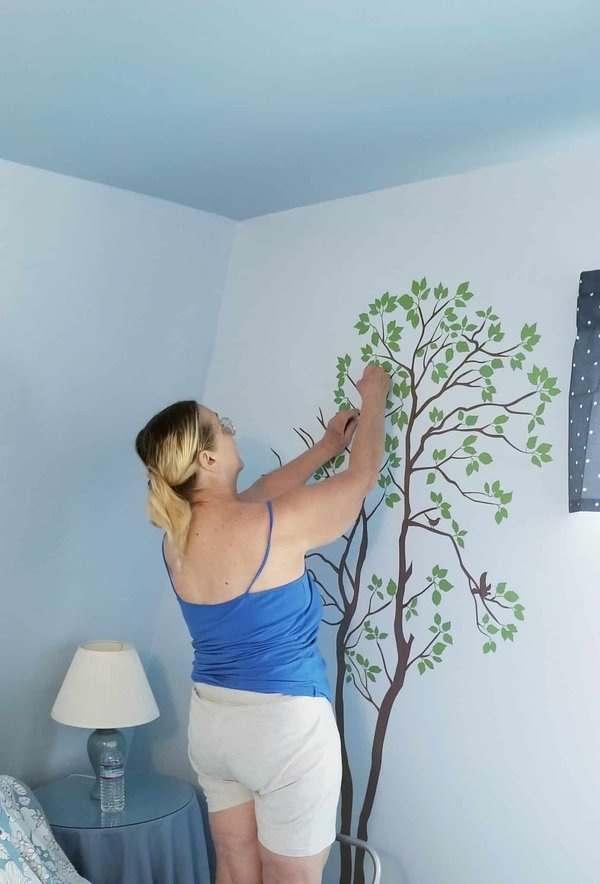 Utilisez les stickers muraux pour décorer votre intérieur