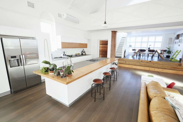 Comment réussir l'aménagement d'une cuisine ouverte sur le salon : Guide complet